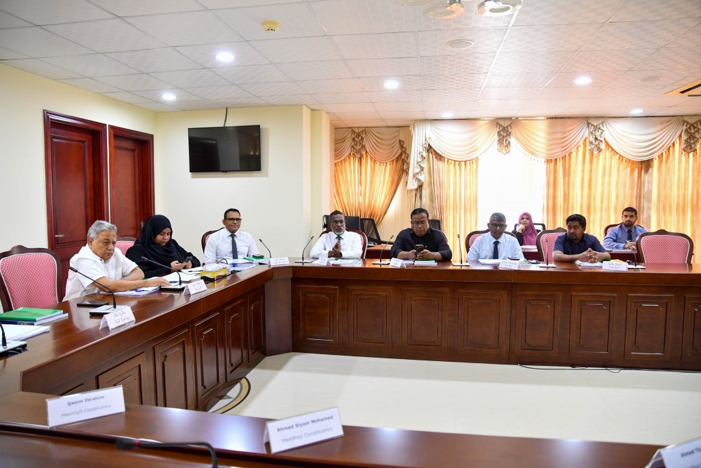 Hawks ge boat akun cigarette ethere kuri mahsalaigai Ihsan aai Ameen Committee ah