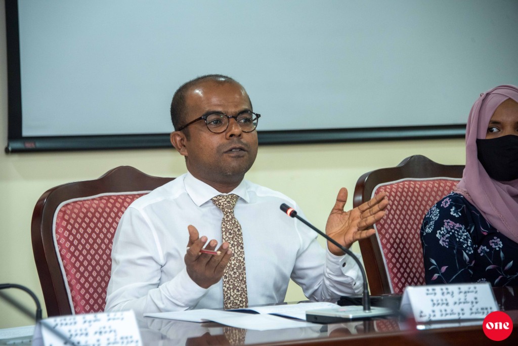 Shihaam, Aahidhu, adhi Mariyam Aleem ge therein beyfulhaku Information Commissioner kamah ayyan kuran Majlis ah