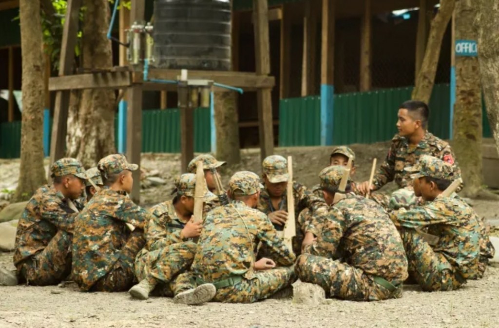 Burma ge dhaakhilee kankamuge there ah seedhaa gotheh gai vanumah India ah majubooru vanee