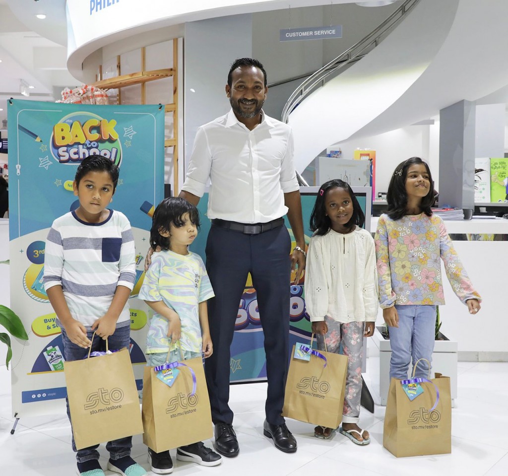 Aguhuri inaamuthakaa eku STO ge ''back to school'' promotion fashaifi