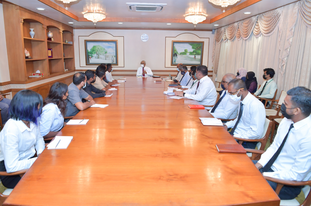 Flying school ge dharivarun ge kiyevun december gai feshumah masahkaiy kuranee