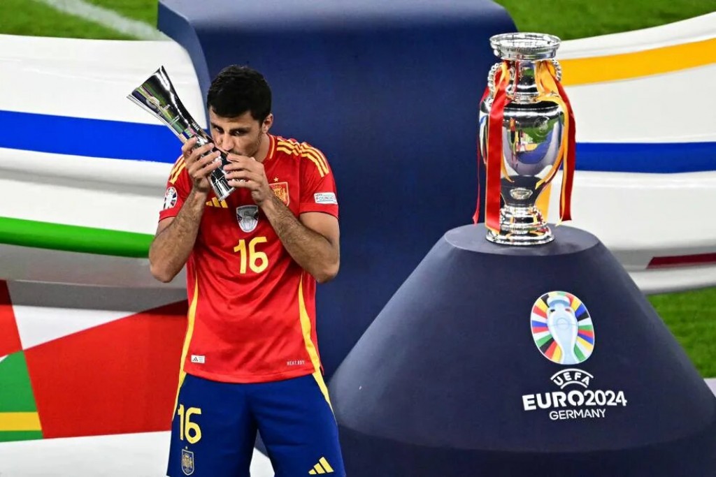 EURO 2024: Enme molhu kulhuntheriyakee Rodri, Enme molhu zuvaan kulhuntheriyakah Yamal