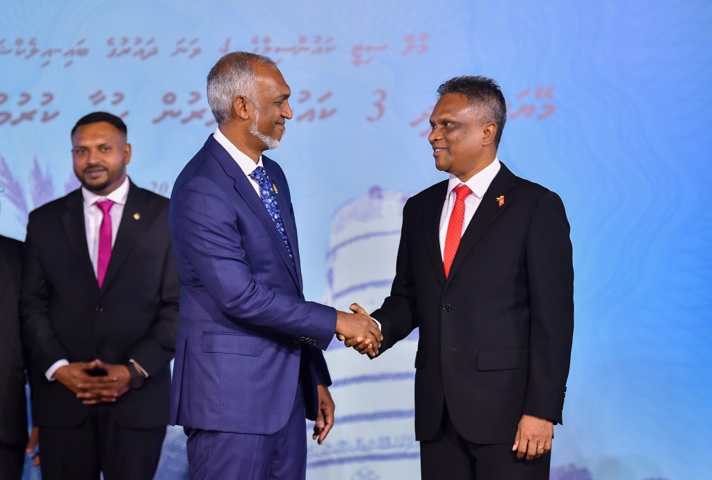 Raees Dr. Mohamed Muiz miadhu Male' city council aa bahdhalu kuravvanee