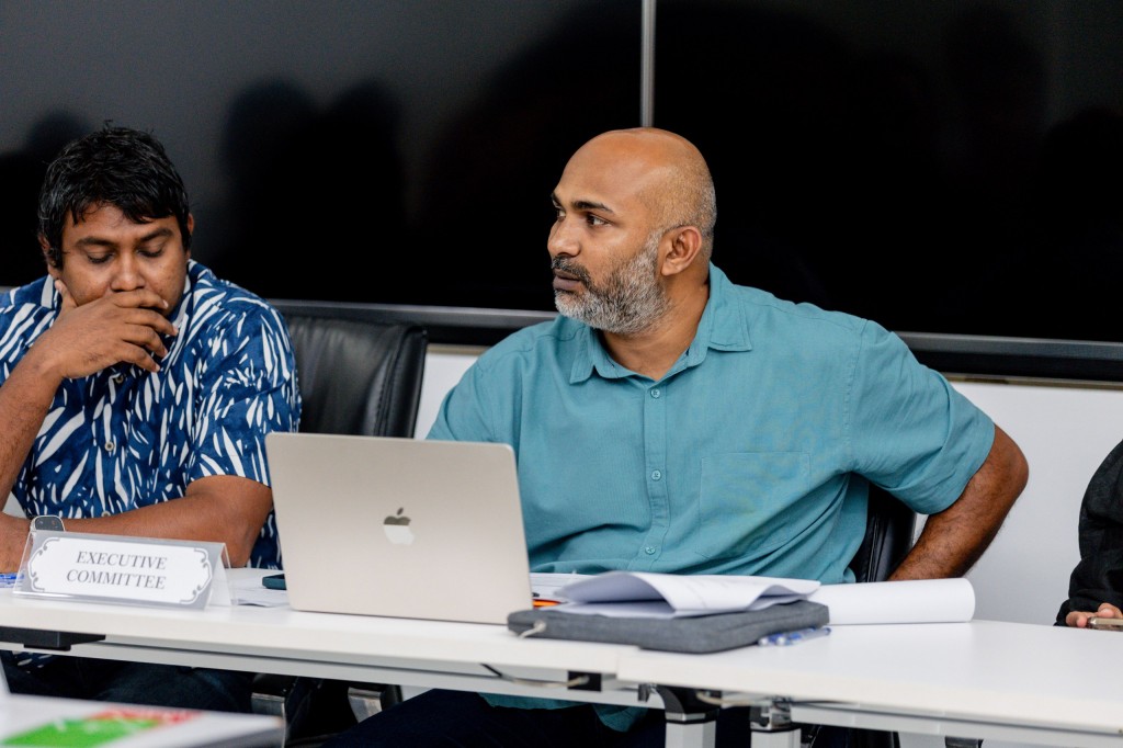 Basket association ge hingaa gavaaidhah bodethi badhaluthakeh gene, faas koffi