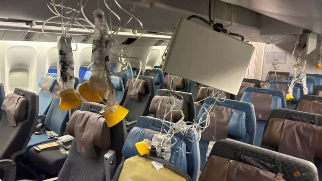 One dead and several injured after SIA flight encounters severe turbulence