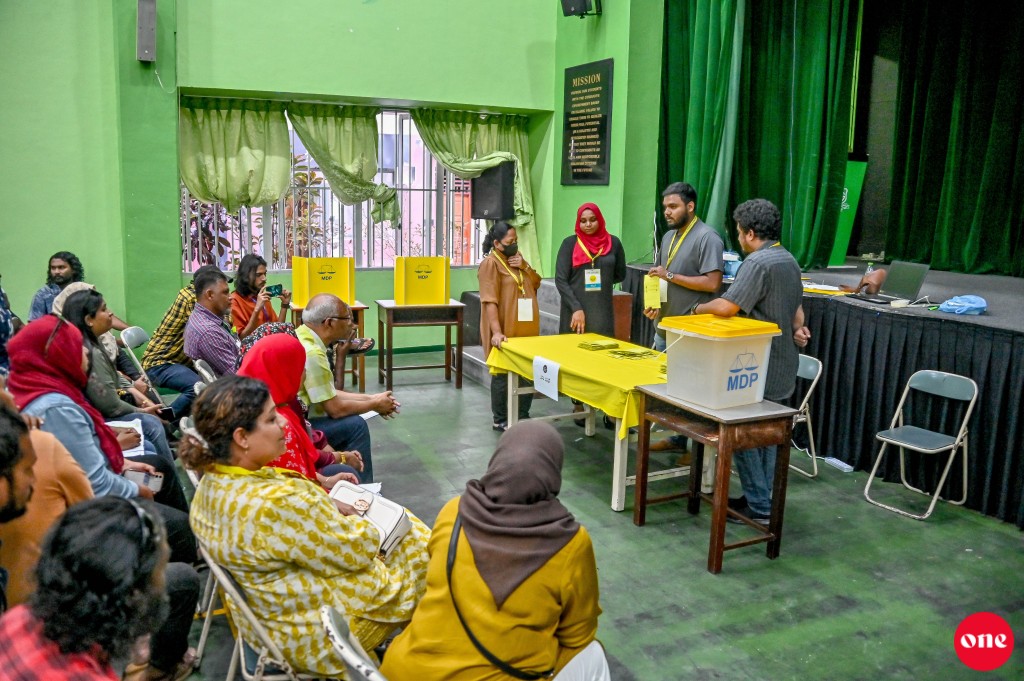 Votelaa marukazun beyrukuri Nasheed ge 1 observer akee PPM ge member eh!