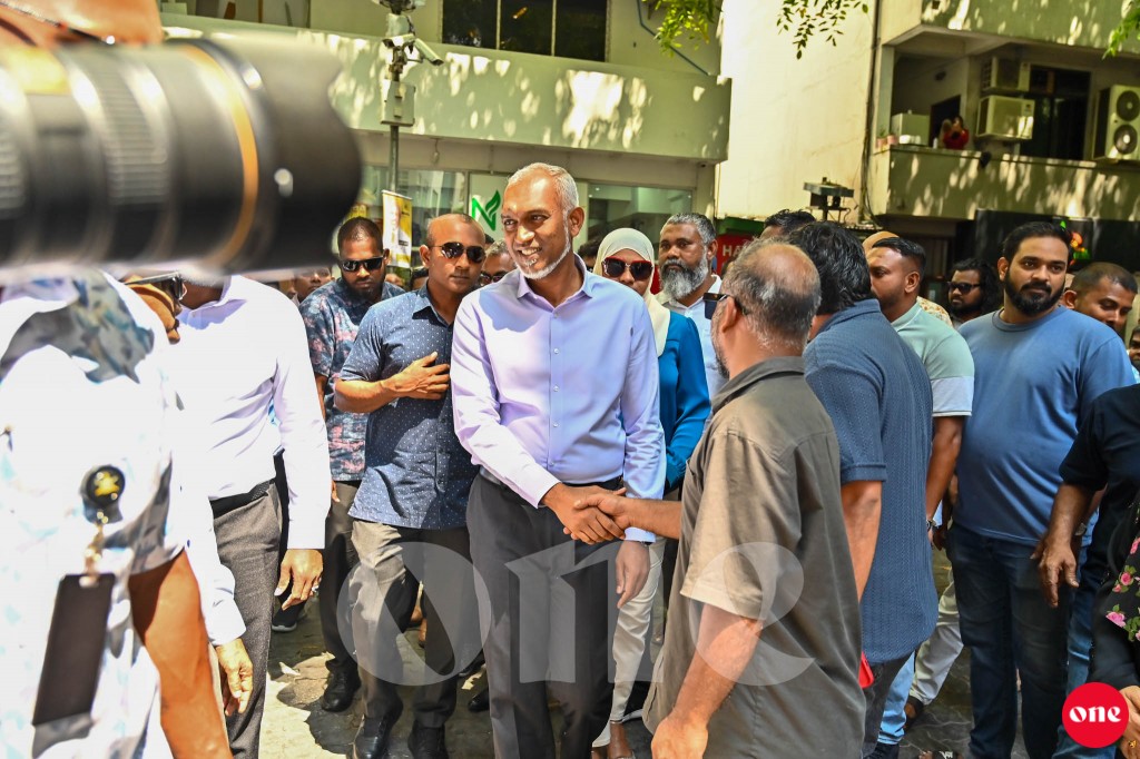 Dhivehin ge Raajje ah dhiumah kuran jehey emme muhinmu masakkathakee Majilis kaamiyaabu kurun: Raees