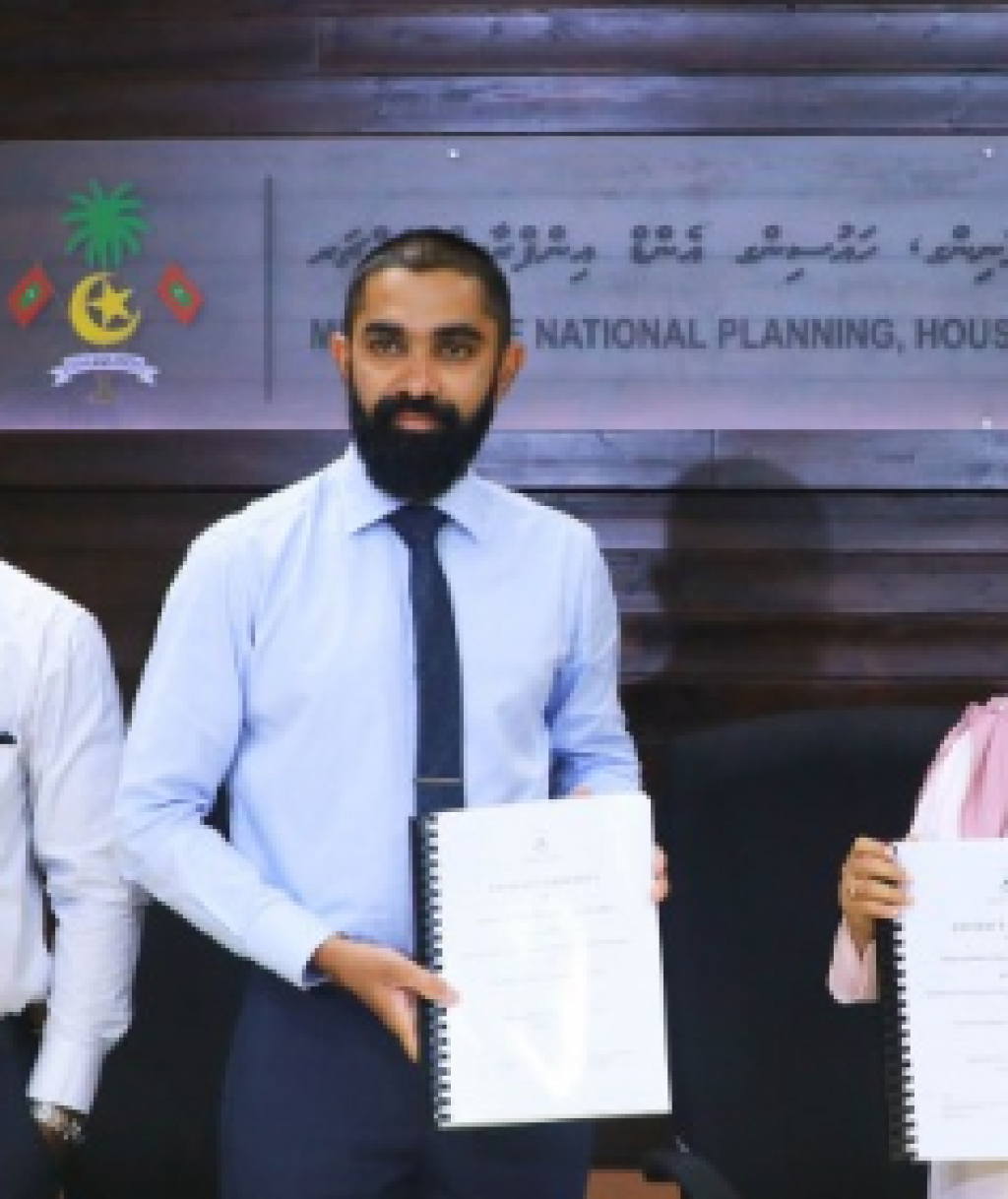 Hiyaanaatheh nuhingan, thuhumathu amaazu kuranee kunfuneege agu vahtaalan: RDC ge CFO
