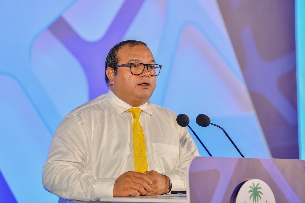 Addu ithurah tharaggee kuran Raees Solih ah dhevana dhaureh dheyn jehey: Aslam