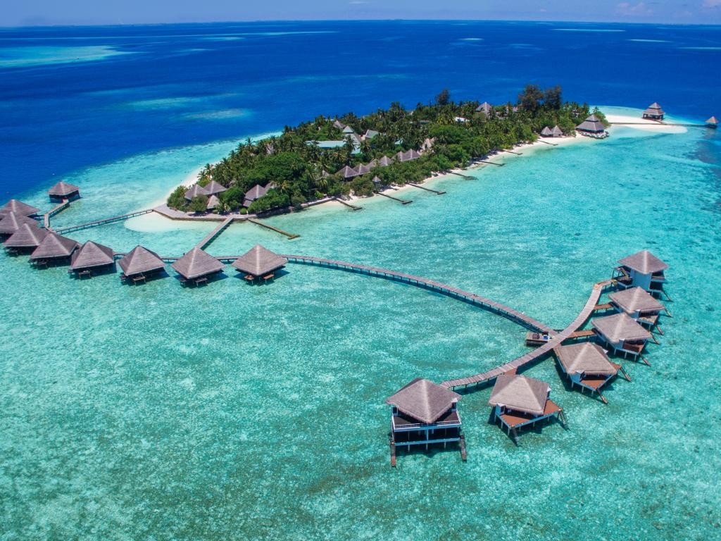 Muvazzafakah hamalaadhee birudhekki vaahaka Rannaalhi resort inn dhogu koffi