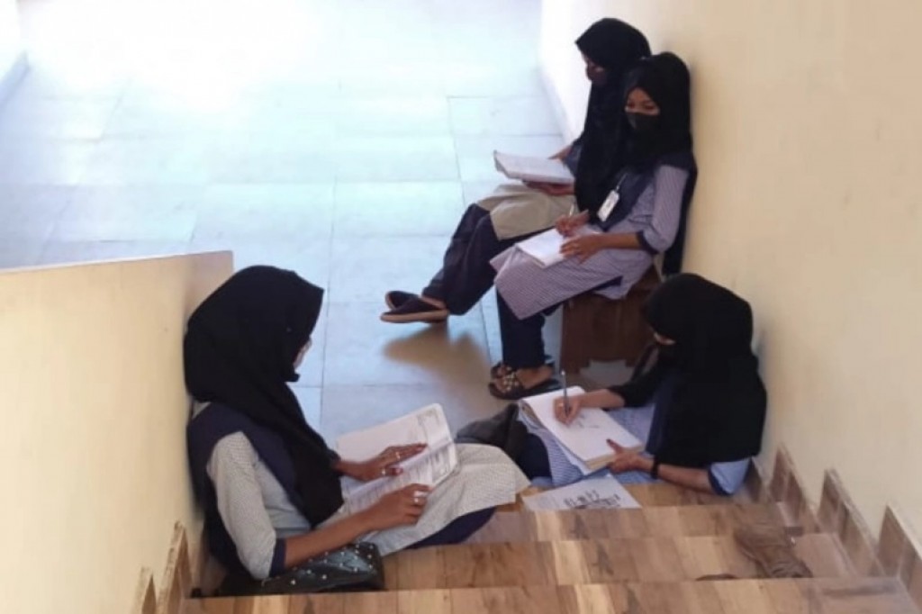 Mi dharivarunge kushakee Muslimmunah veekan, burugaa aaeku kulaahah nuvahdhaathee kiyavan thiben jehenee beyrugai