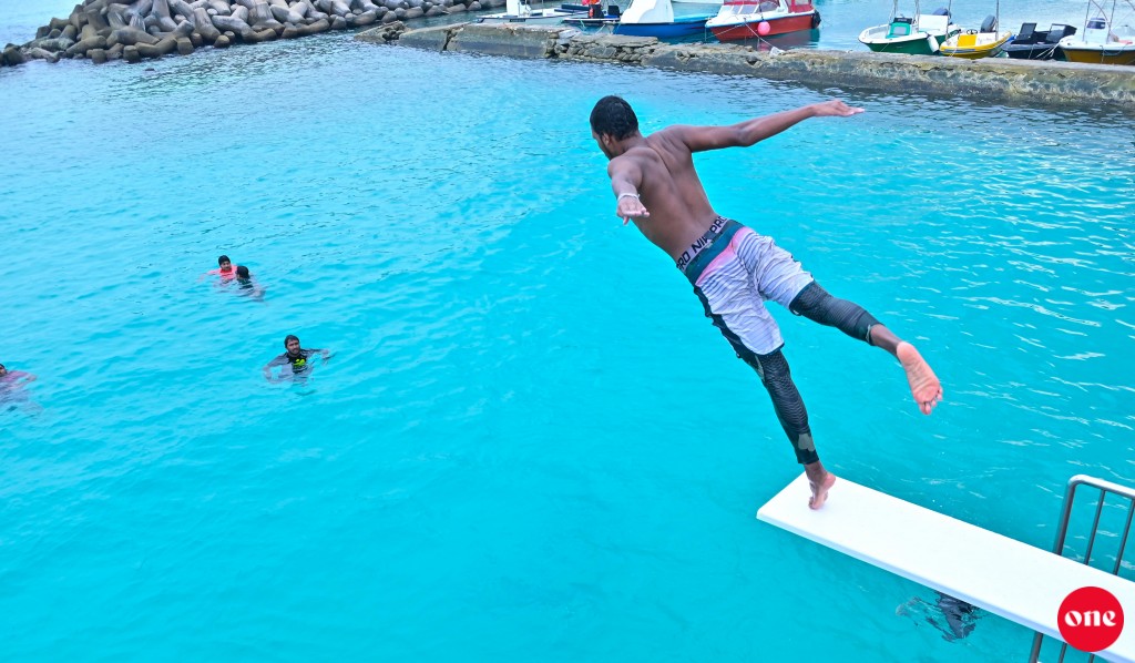 #OnePhoto : Swimming track ge diving platform aai slide in ufaaverikan