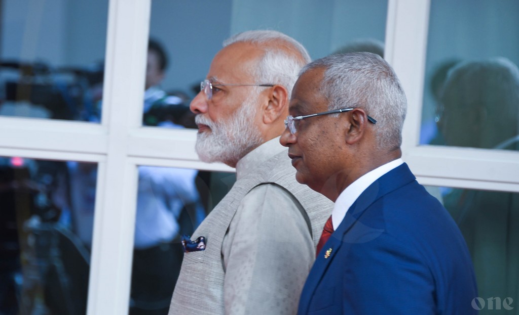 ''India Out'' in gaumee salaamathah nurahkaavaa kamah kanda'alhai e harakaai huttuvan Raees angavaifi