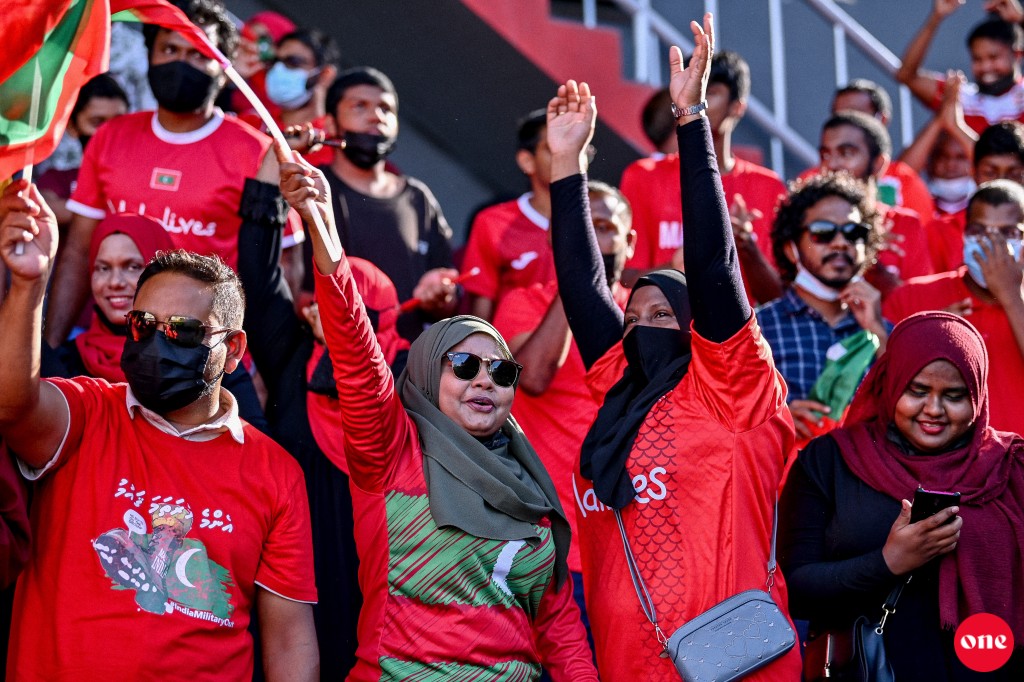 Dhivehi supporterunah vihkaa ticket ge agu Raees Solih edhivadaigathumun 3000 ah kudakoffi