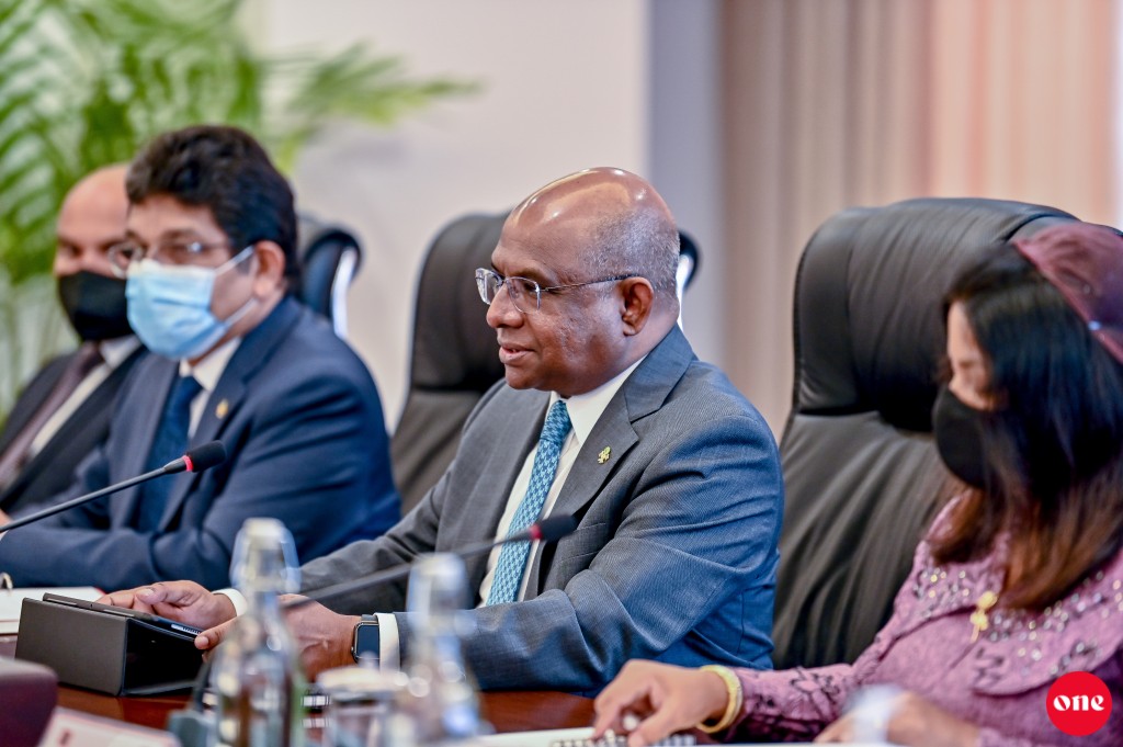 Raajje aai Mauritius ge kan'duge sarahadhdhu vakikurumaa behey massalaigai Foreign Minister committee ah