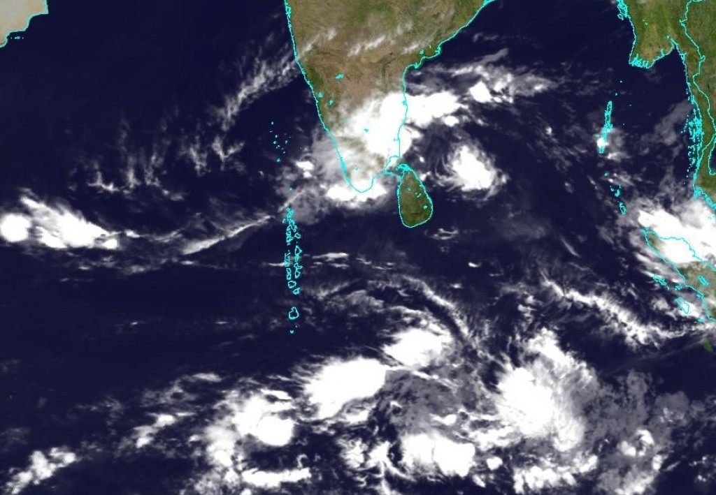 Thoofaan ''Burevi'' ge baaru dhahve, kolhigandakah badhaluvanee