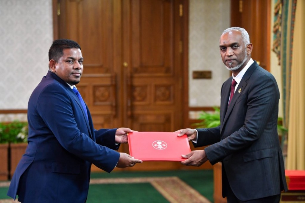 Raees Office ge Minister Adam Rameez magaamun vakikohffi