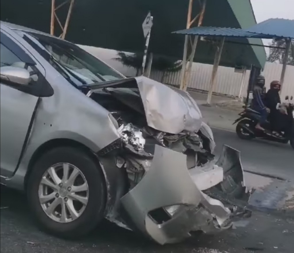 Hulhumale' gai pickup akaa dhe car jehi accident eh