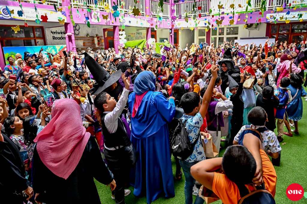 Kiyavaidhy vaguthu nugehley gothah harakaaiythah raavan school thakah angaifi