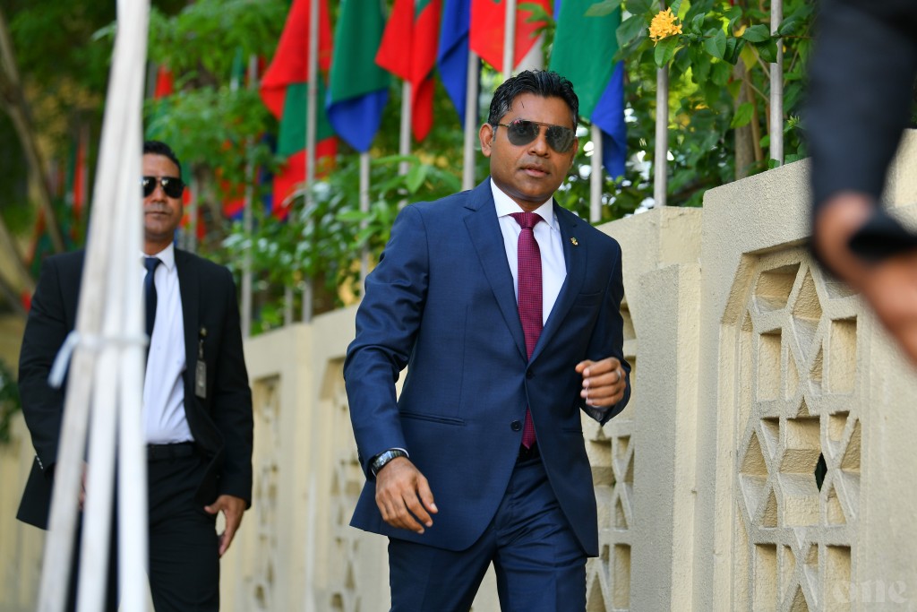 Naib Raees, Raees kamuge masooliyyathuge huva kurehvun maadhamaa hendhunu