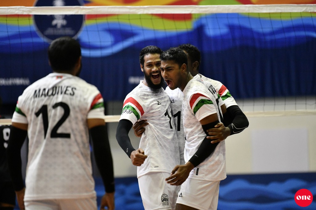 Four nations cup: Firihen team ge 2 vana match gai seedhaa 3 set in Singapore balikoffi