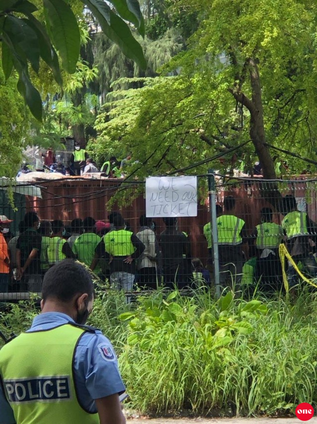 Hulhumale gai bidheyseen kuri muzaarahaa ehggai hamanujehun hingai fuluhunnah aniyaa vehjje