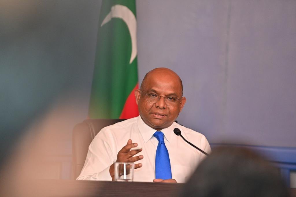 Mi sarukaarun Raajje sarahahdhun veli fukeh ves dhuleh nukuraane: Shahid
