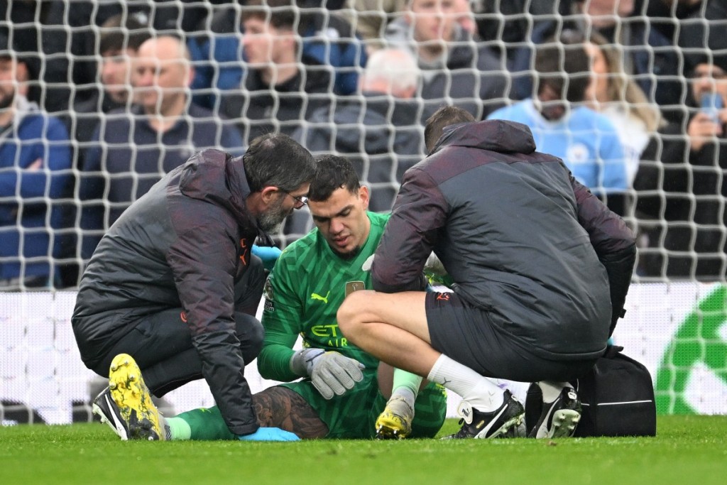 Aniyaage sababun Ederson maheh haa dhuvahah kulhumaa dhurah