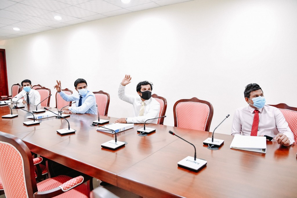 Geveshi aniyaage thuhumathaa gulhigen Easa isthiufaa dhevvumun ijuthimaaee committee ge mugarriru kamah Shifau