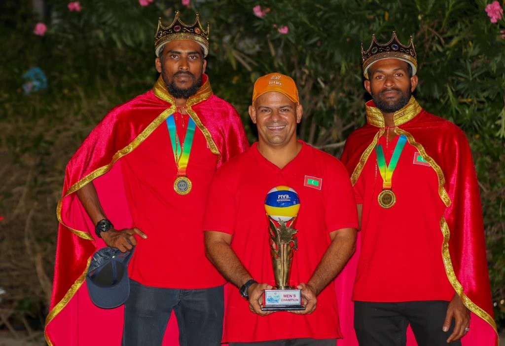 Kuda Kaattey aai Adam ge ran medal ah hoonu maruhabaa eh