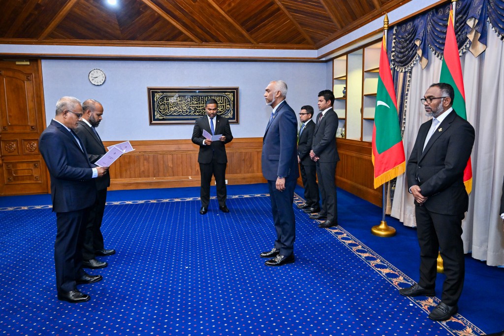 Ahmed Naashid aai Abdullah Naashid, ACC ge member kamah ayyan kuravvaifi
