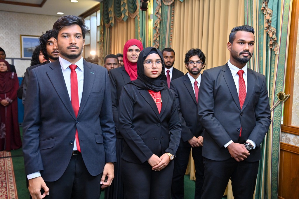 Photo: Raees ah lafaa dhey zuvaanunge committee ifthithaah kurun