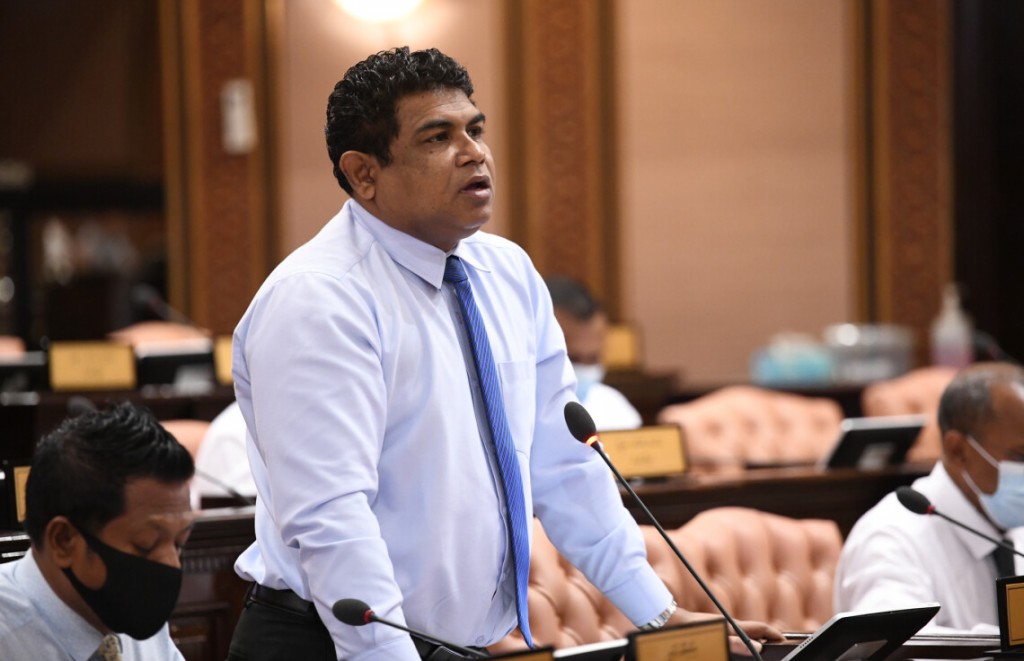 Alhugandakee sarukaaru ge member eh noon: Bondey
