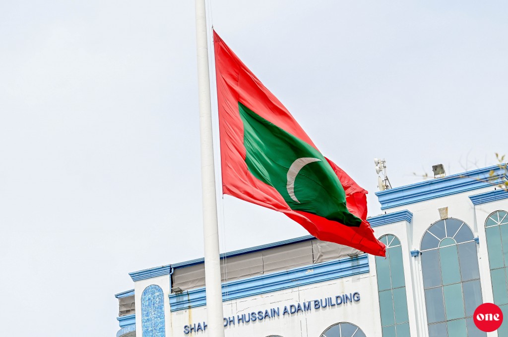 ONE Photo: Raanee avahaaravumaa gulhigen dhivehi dhidha baidhandi ah