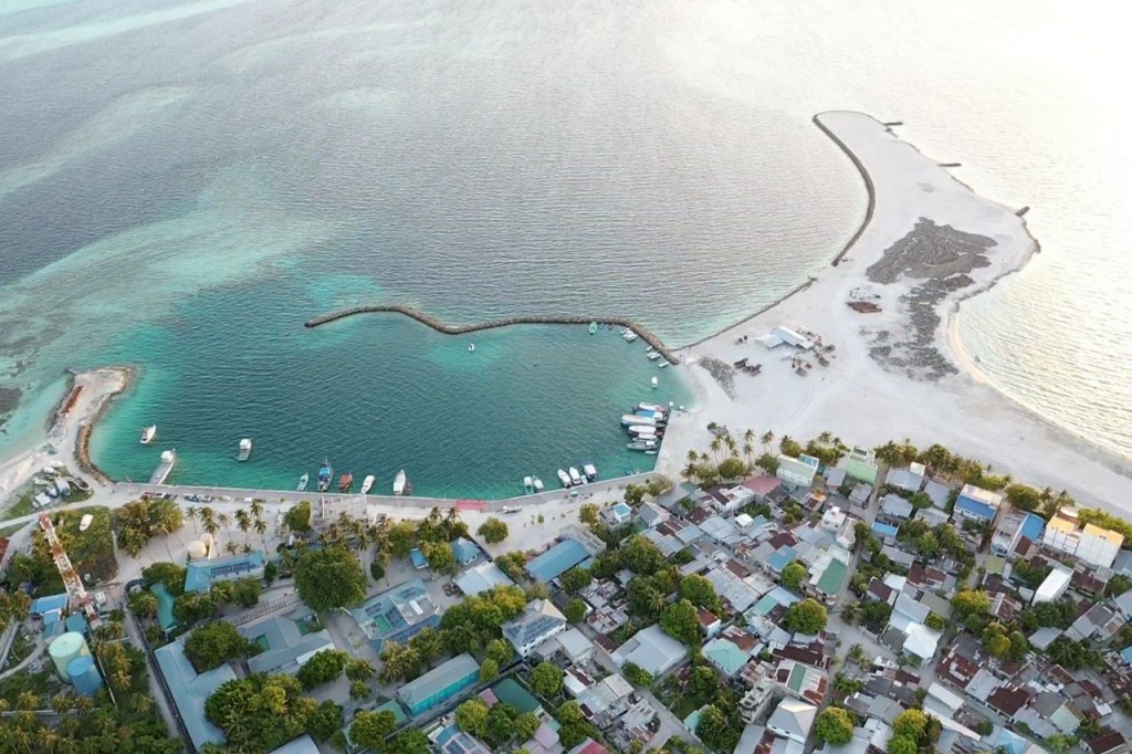 Haassa eheeah beynunvaa meehunge marukazuge positive case ge adhadhu 100 inn mahcchah, maa kurin inzaaru dhin!