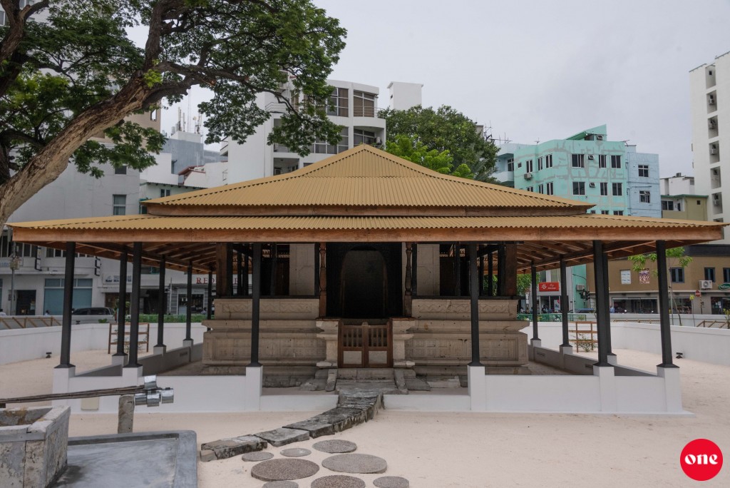 Kalhuvakaru miskih dhivehi halhaarathaai gaumiyyathuge ramzakah vaanjehey sababeh netheve.