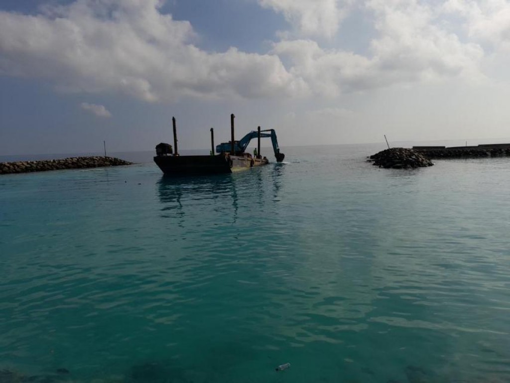 Ukulhas bandharuge ehggamuthoshilumaai jetty hedhumuge mashroouge amalee massakkaiy fashaifi