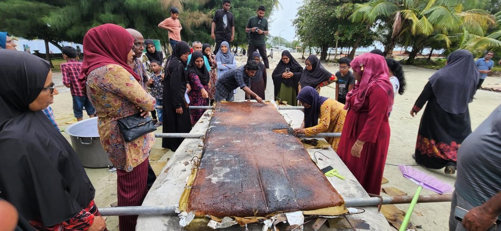 Rashuge enmen ehthankuruvaa 'Kinbidhoo Eid Ku'nbus'
