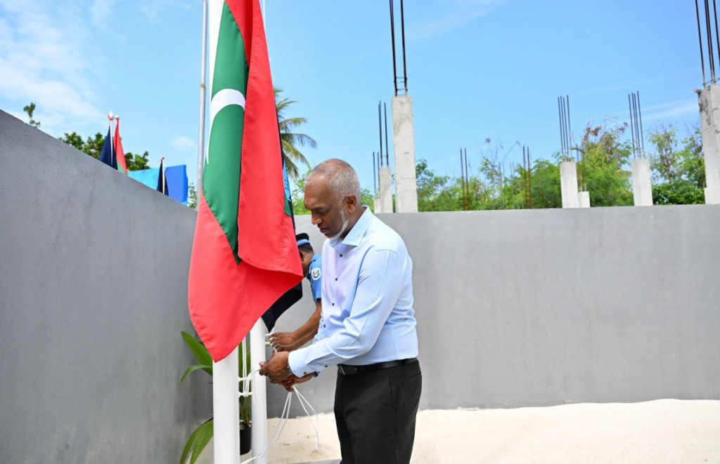 Thakandhoo ge aa police station Raees hulhuvaidhevvaifi