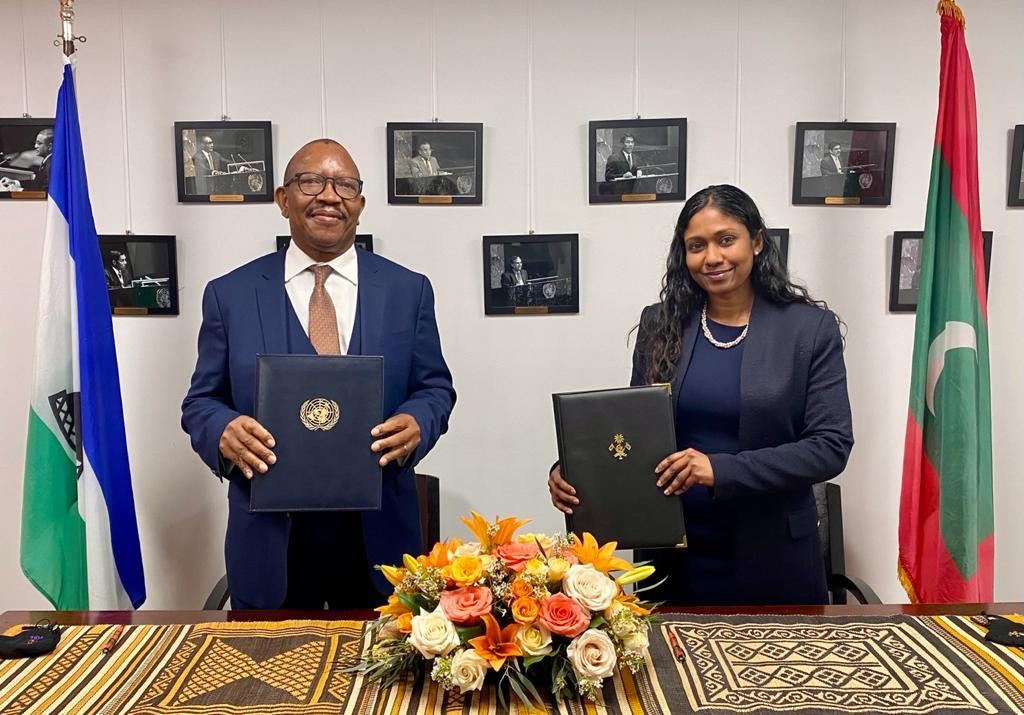 Raajje aai Lesotho aa dhemedhu diplomatic gulhun gaaim kohfi