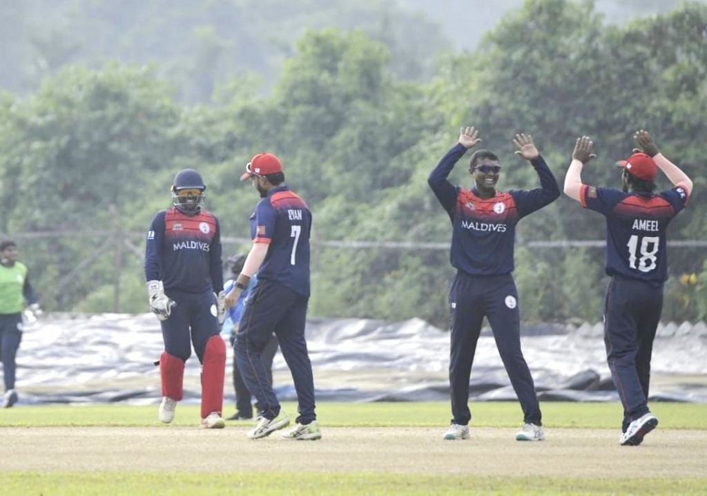 Bhutan ge cricket mubaaraathugai raajje in kulhunu furathama match gai Indonesia balikoffi