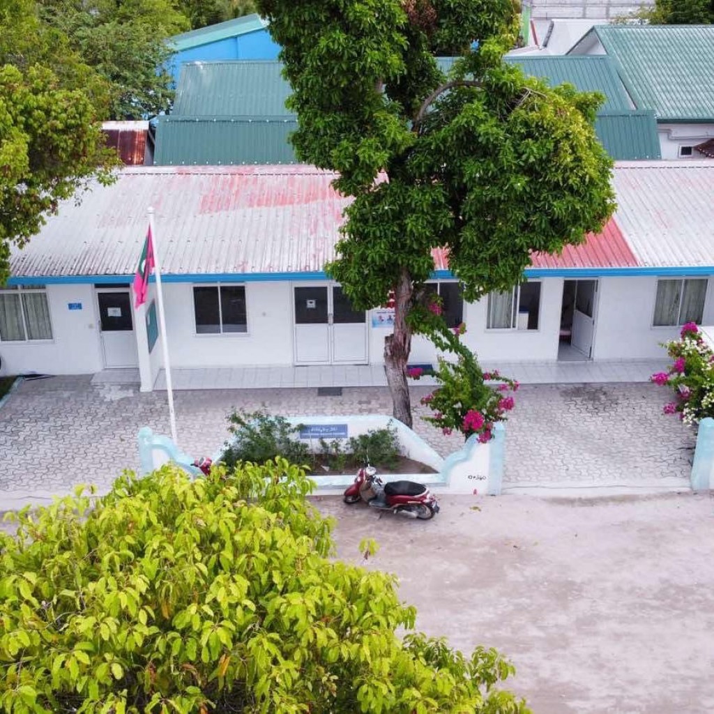 Muhdhathu hamavefaivaa IV dhin massala aa gulhigen 4 muvazzafaku suspend kohfi