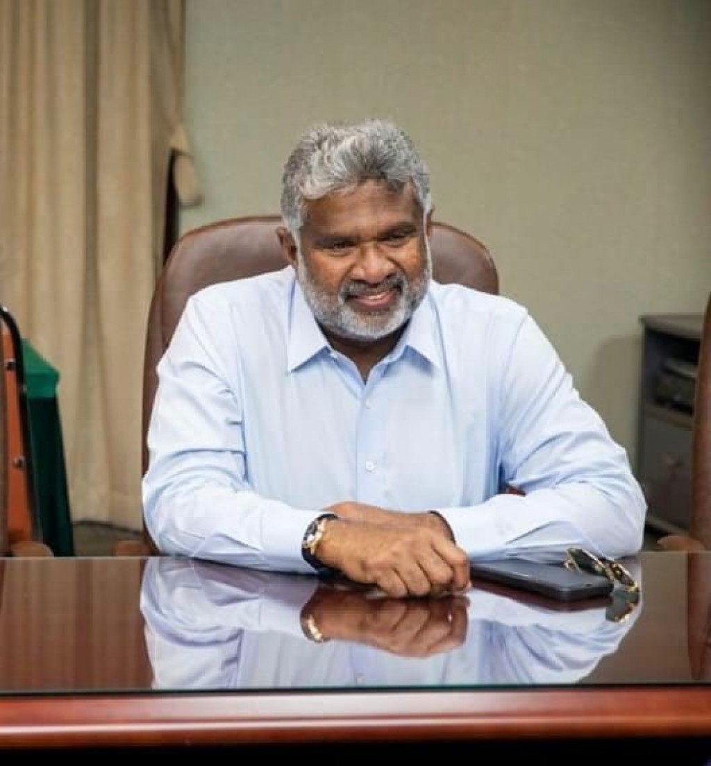 Shareef akee gaumee hidhumaiytherieh: Raees