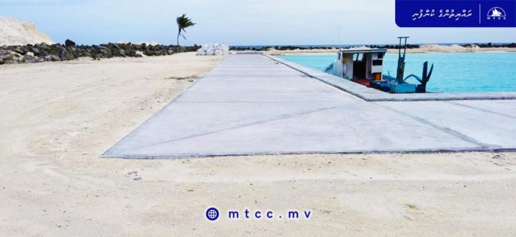 Dharanboodhoo harbor close to completion