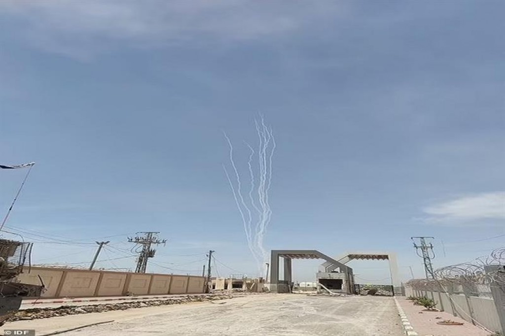 Hamas in israel ah rocket hamalaathakeh dheefi