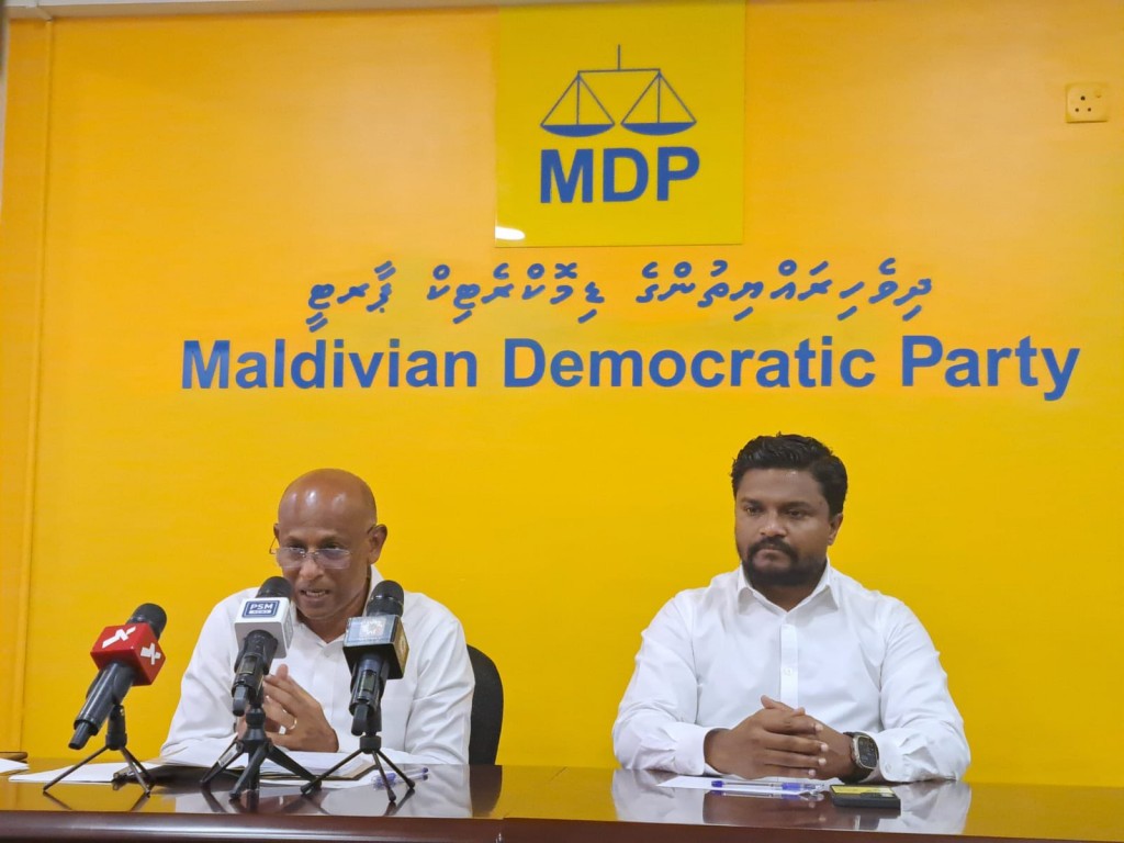 Sarukaarun Male' ge baeh rayyithun ah biru dhakkai, anti-campaign kurey: Azimge campaign Team