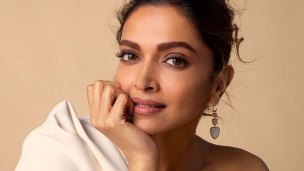 Ranveer Singh aa evvarehge musaara akah edhumun film ''Baiju Bawra'' in Deepika vakikohffi