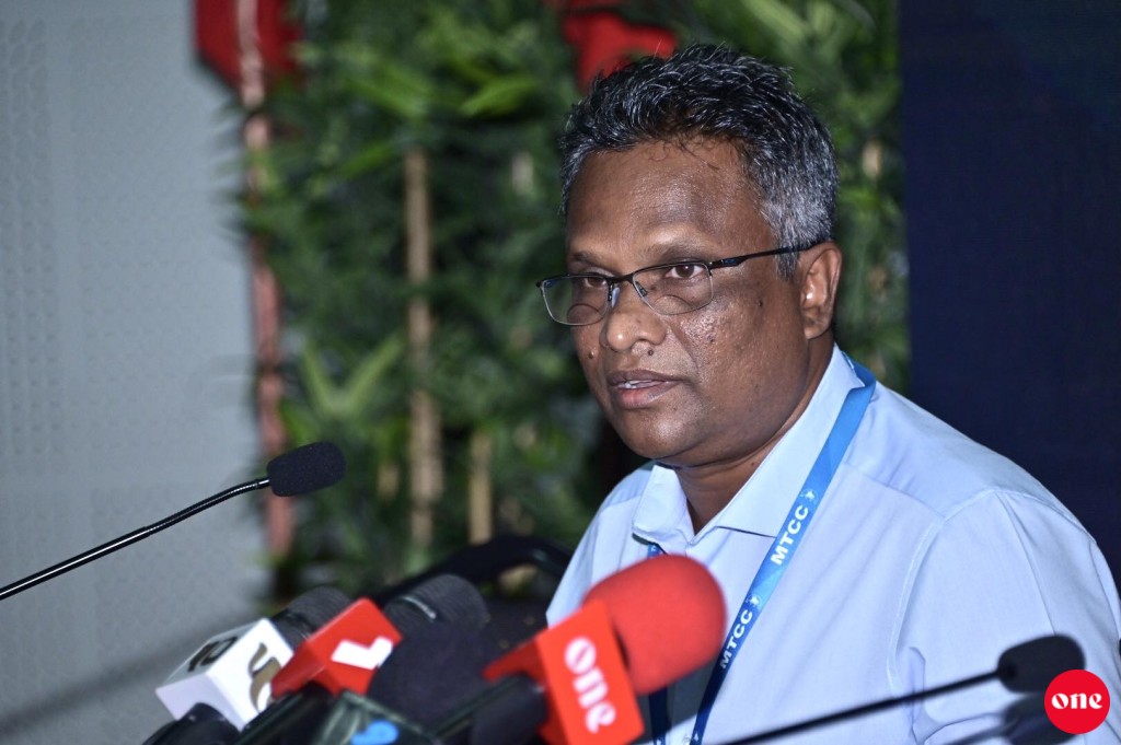 Qaumee ferry network ge dhashun dhey hidhumathakee shakuvaa naanavaruge varugadha hidhumathakah hadhaanan: Azim