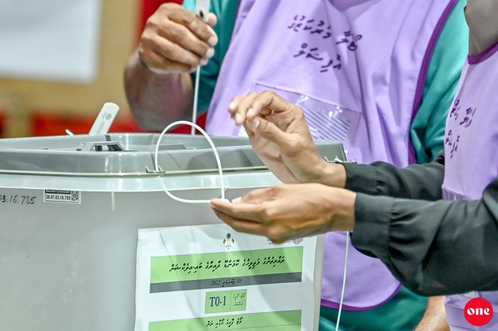 Riyaasee inthihaabah 5500 ahvvure gina officerun hoadhanee