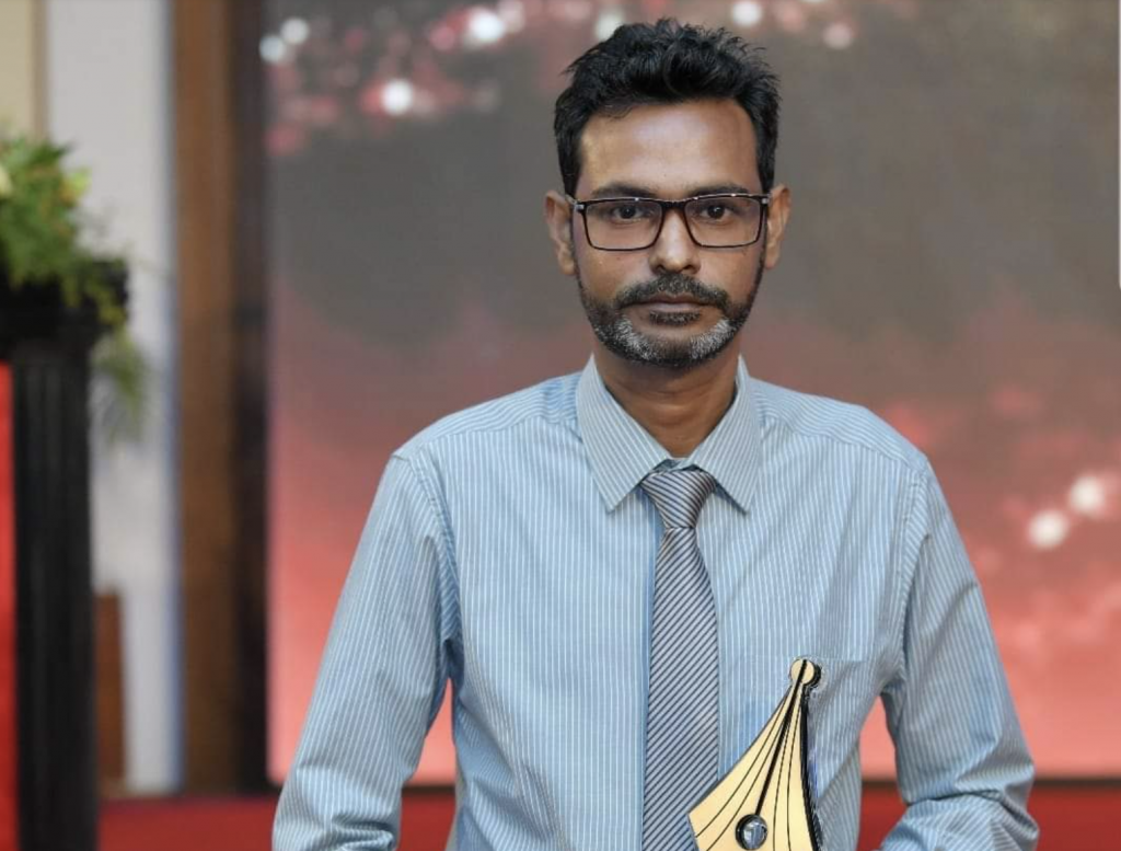 Stroke eh jehigen ''Mihaaru'' ge editor Ismail Naseer ah faruvaadhenee